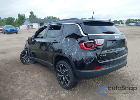 2025 Jeep Compass Limited 4X4 из США, поврежденный, VIN 3C4NJDCN1ST608147